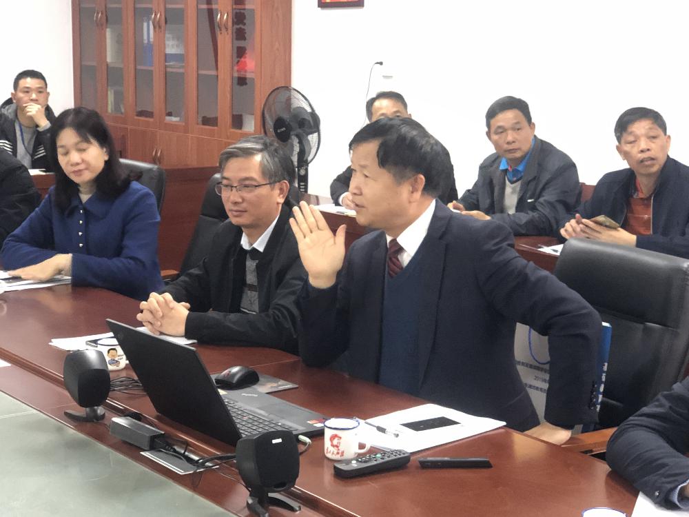 3到訪名校長、專家黃新古校長（前排右一）、于偉就校長（左一）.jpg